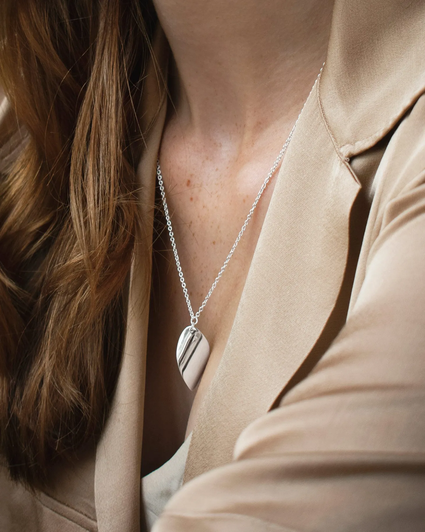 aqua_single_necklace_silv_1.webp Aqua single necklace silver