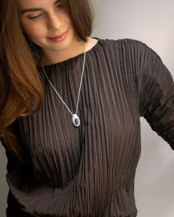 Aqua swirl necklace silver