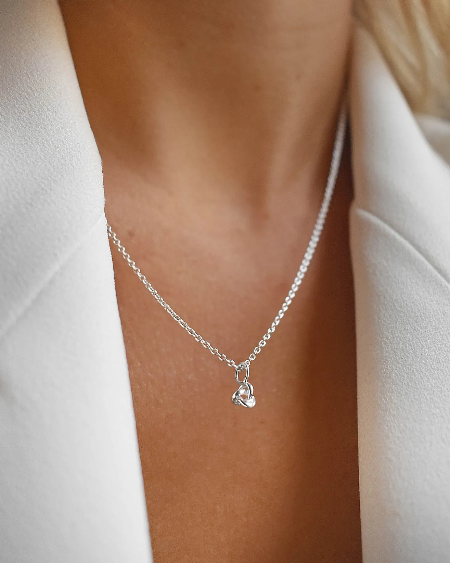 charms_le_knot_drop_silve_1.webp Charms Le Knot drop silver