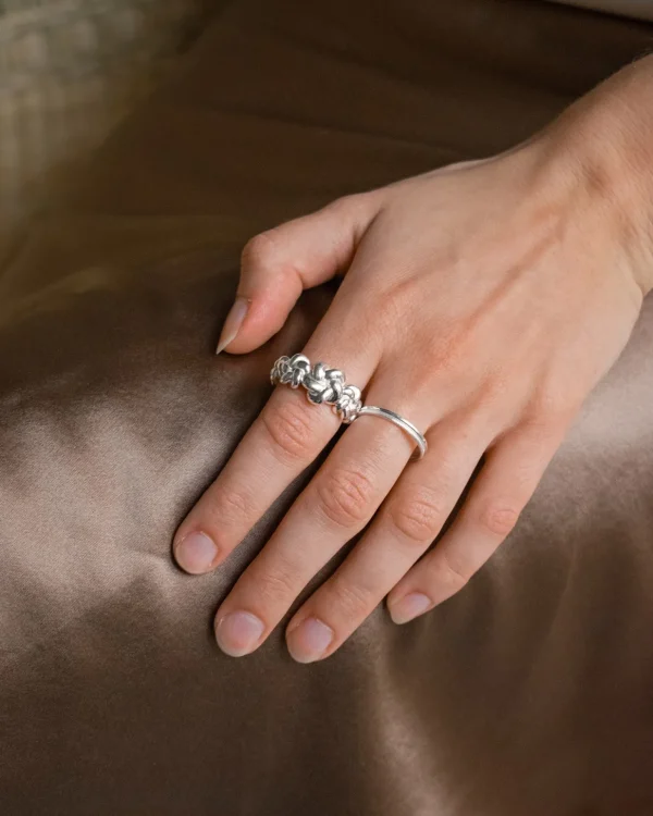 Empower ring silver