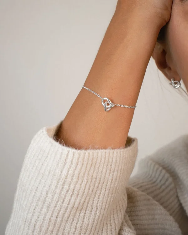 Le Knot bracelet silver