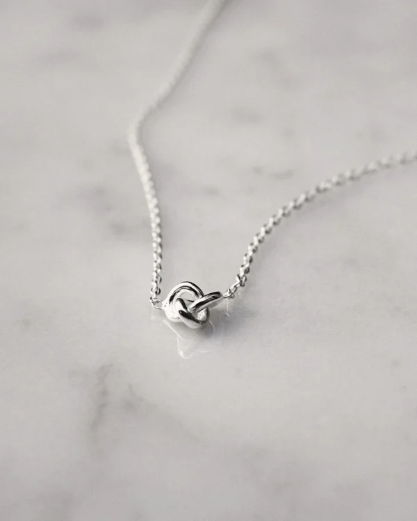 Le Knot drop necklace silver
