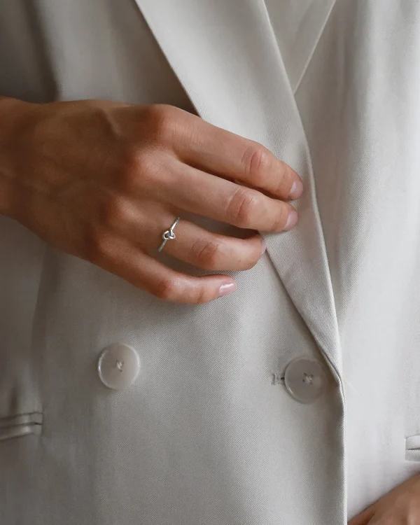 Le Knot drop ring silver
