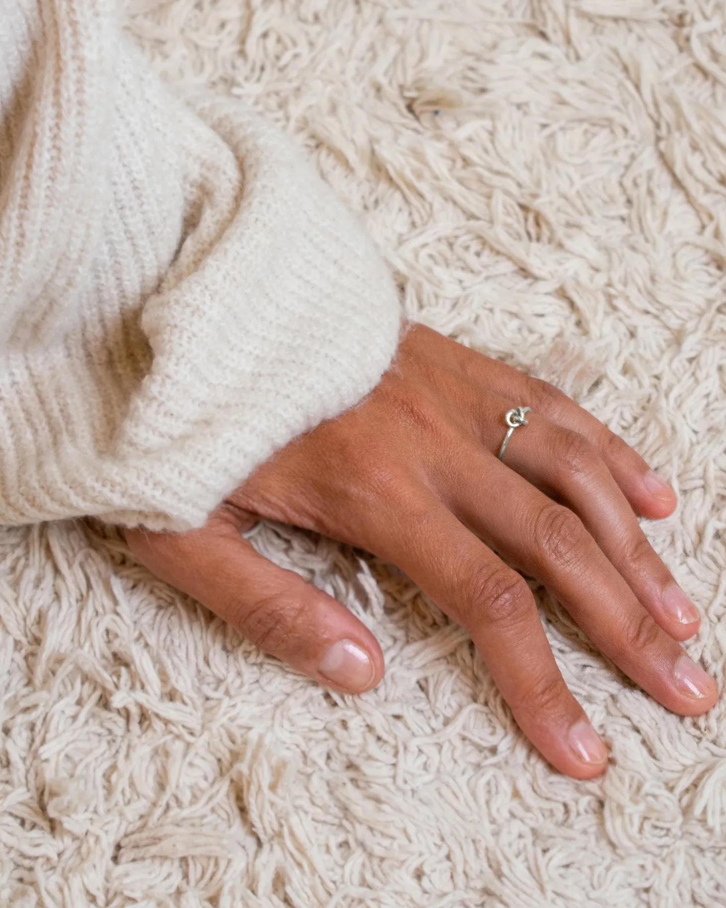 le_knot_drop_ring_silver_2.webp Le Knot drop ring silver
