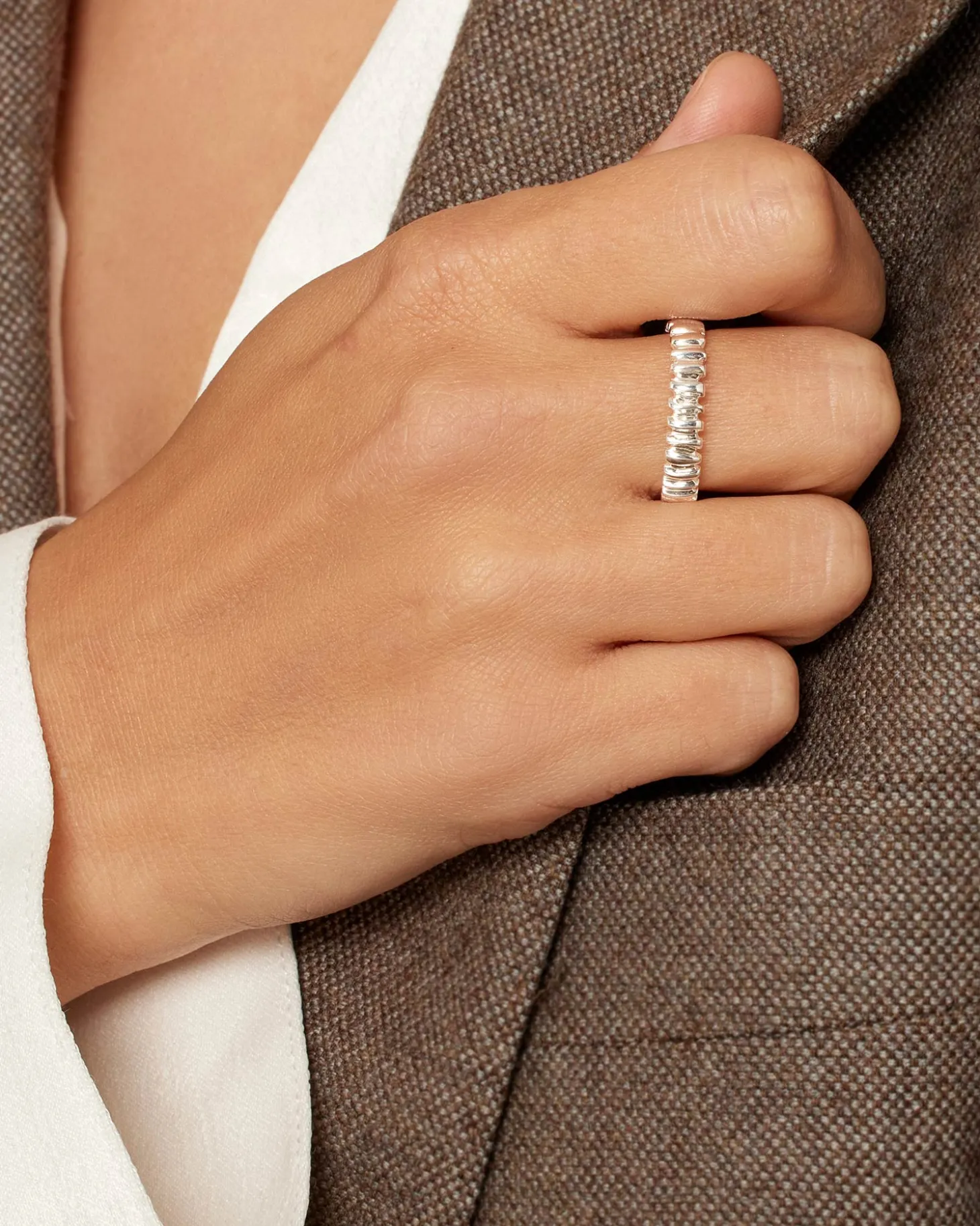 les_roches_drop_ring_silv_1.webp Les Roches drop ring silver