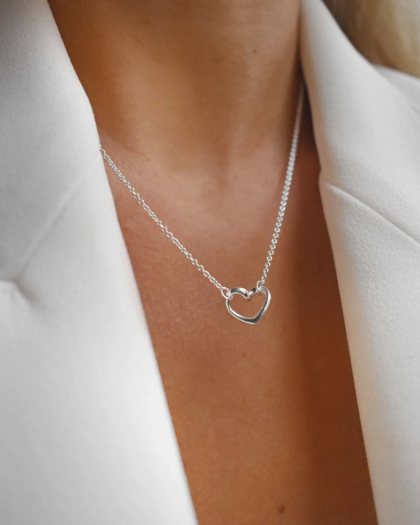 love_vibe_necklace_silver_0.webp Love Vibe necklace silver