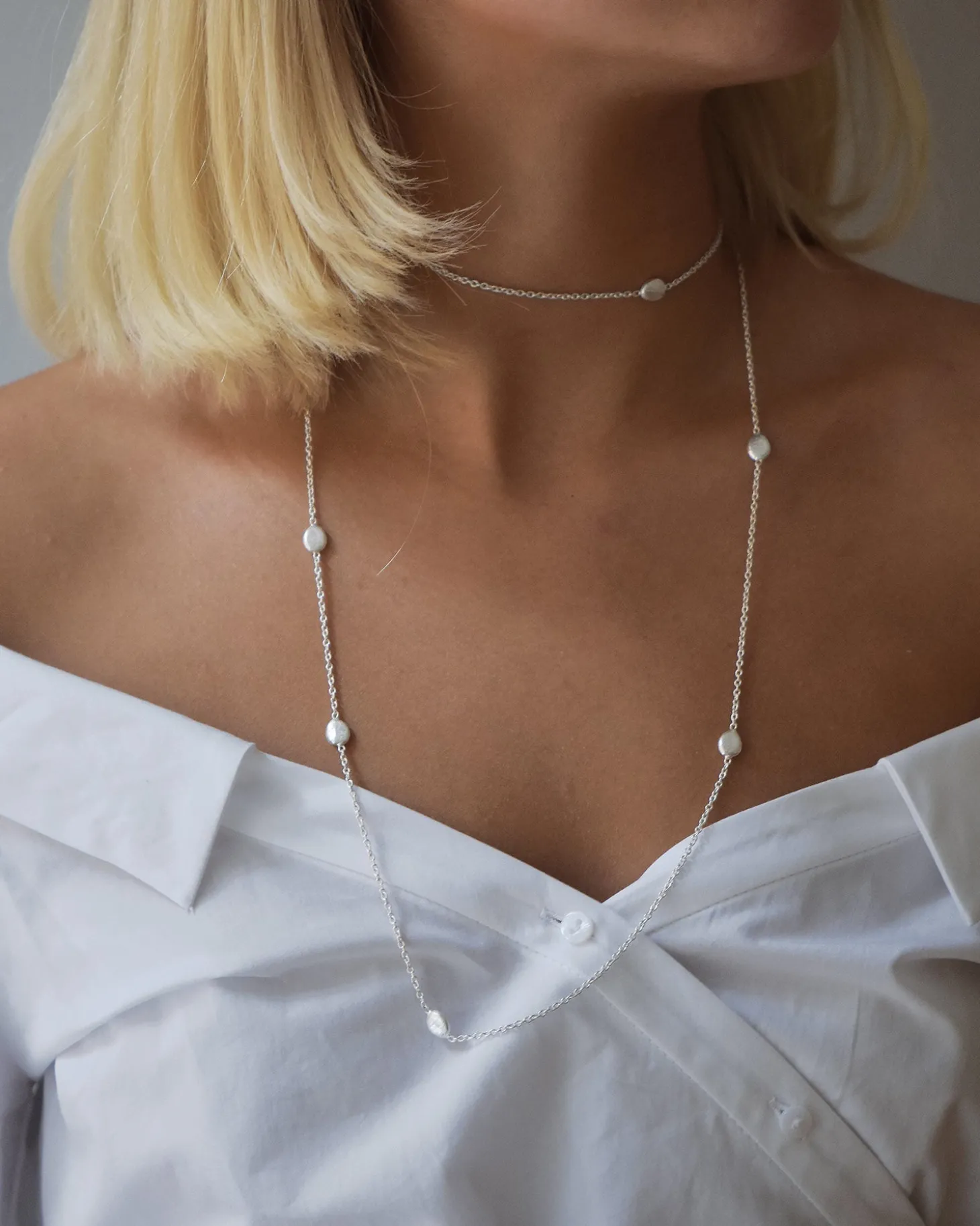 pebbles_necklace_long_sil_1.webp Pebbles necklace long silver