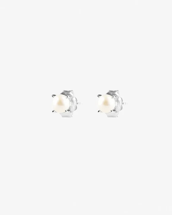 Petite Pearl studs silver