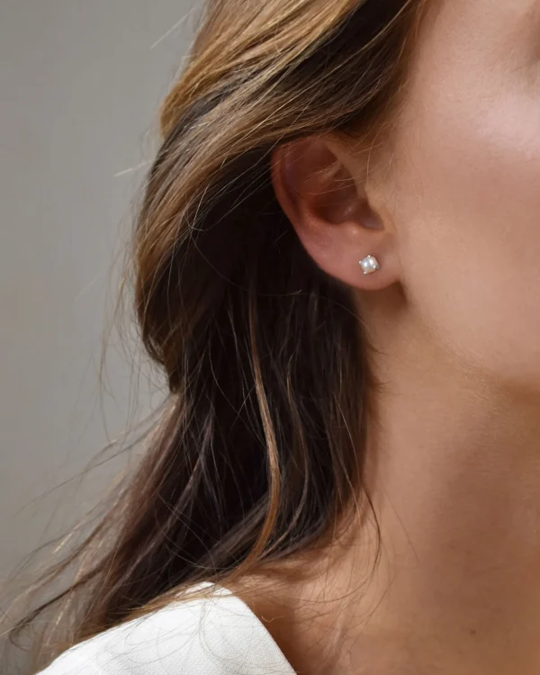 Petite Pearl studs silver