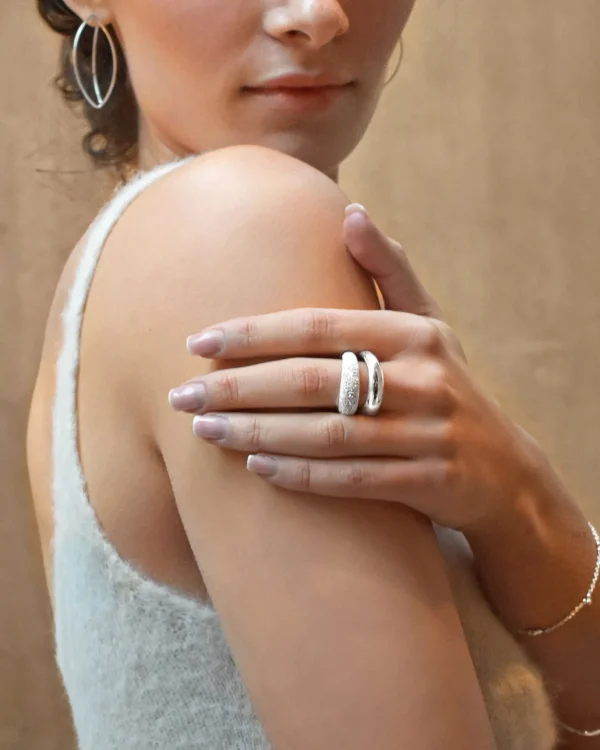 Stardust ring polished silver