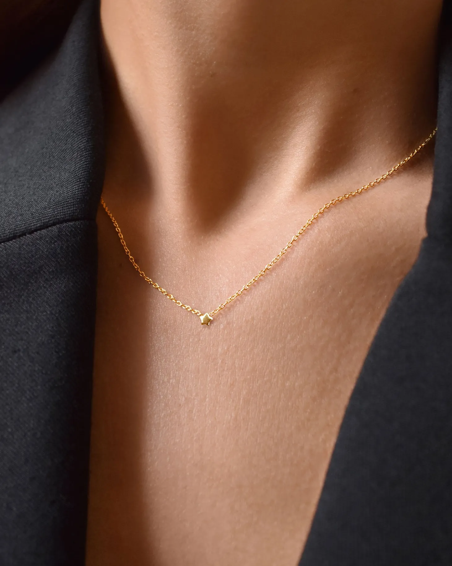 stella_nova_drop_necklace_2-1.webp Stella Nova drop necklace gold